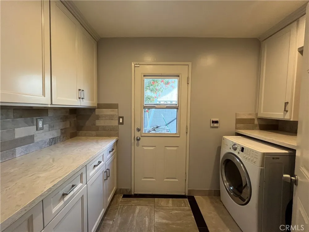10436 Amestoy Granada Hills, CA 91344