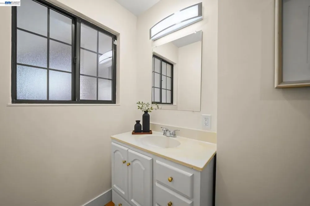 5470 Fernwood Dr Newark, CA 94560