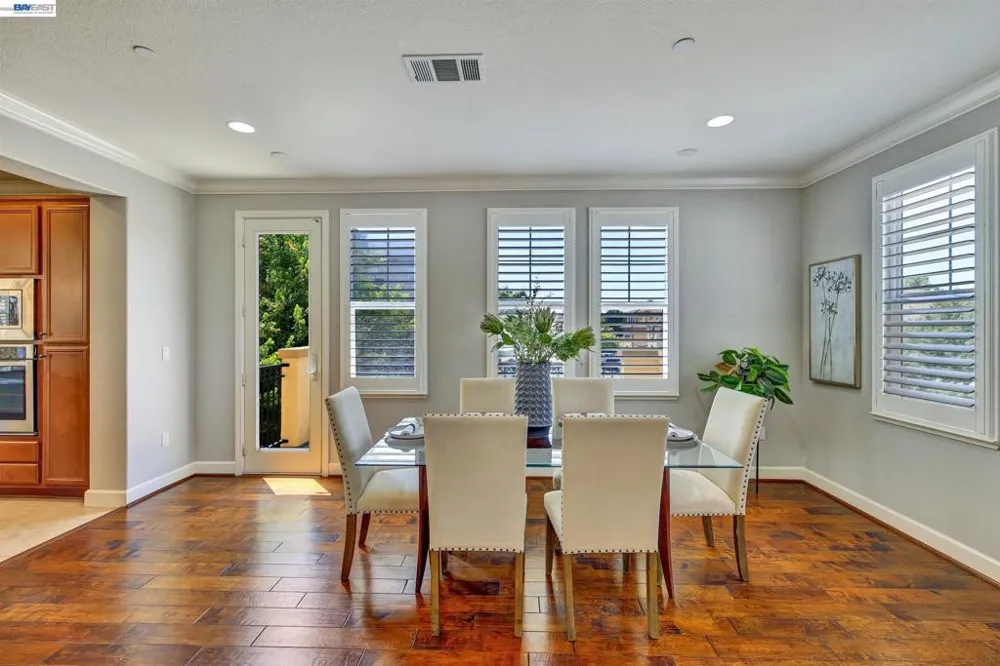 538 Selby Ln Livermore, CA 94551