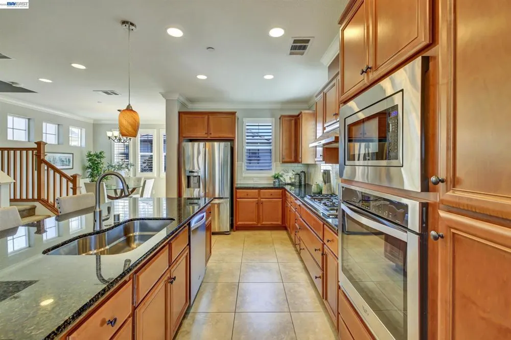 538 Selby Ln Livermore, CA 94551