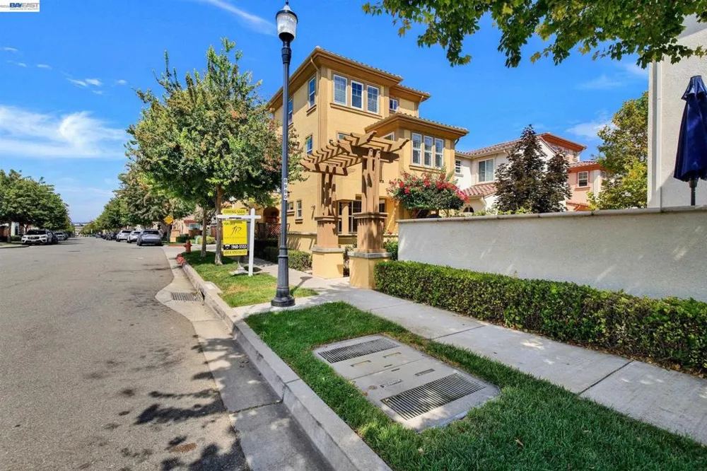 538 Selby Ln Livermore, CA 94551