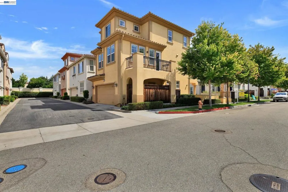 538 Selby Ln Livermore, CA 94551