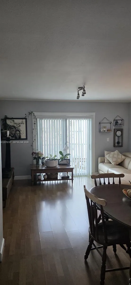 7125 Bonita Dr #402 Miami Beach, FL 33141