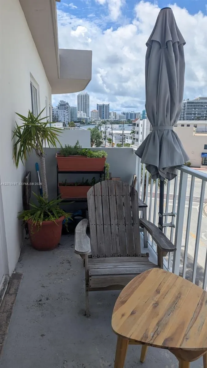 7125 Bonita Dr #402 Miami Beach, FL 33141