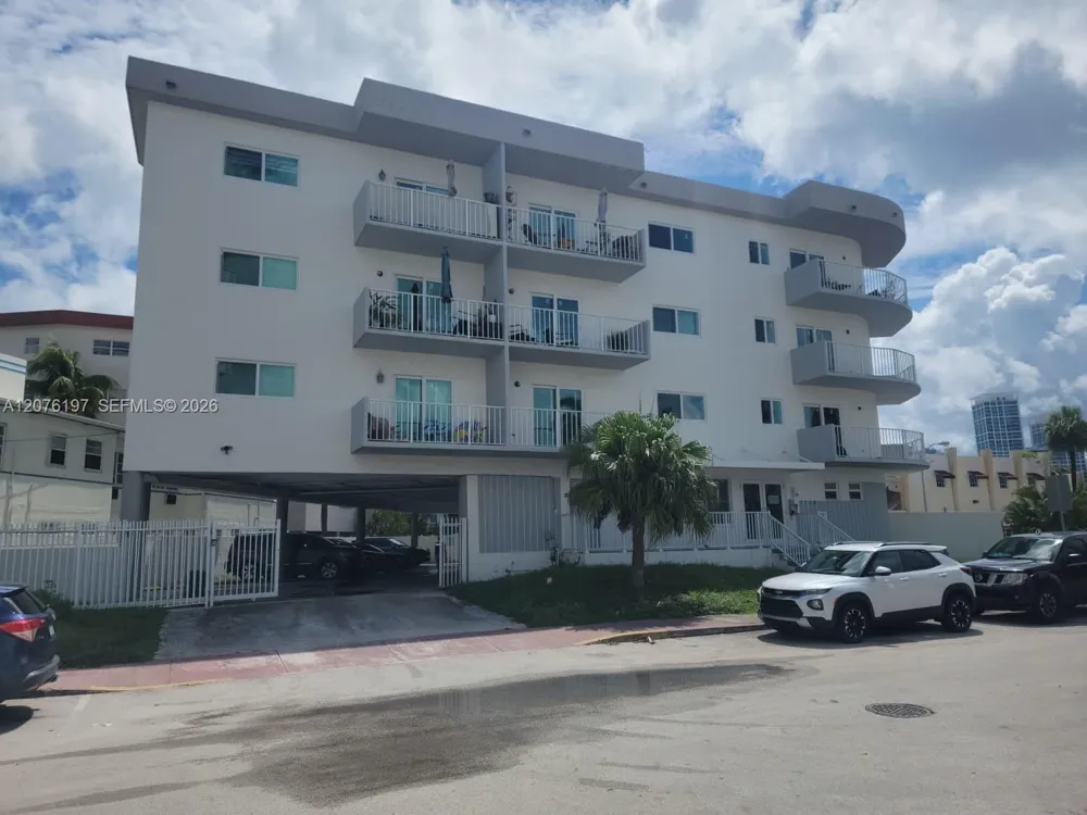7125 Bonita Dr #402 Miami Beach, FL 33141