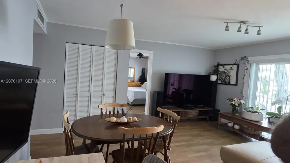 7125 Bonita Dr #402 Miami Beach, FL 33141