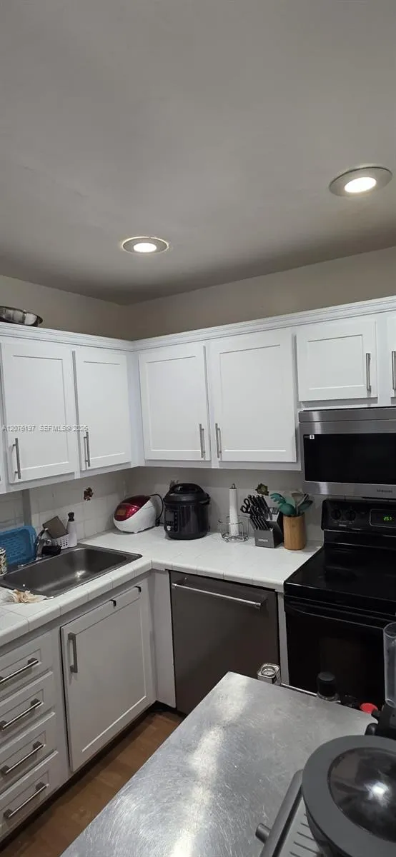 7125 Bonita Dr #402 Miami Beach, FL 33141