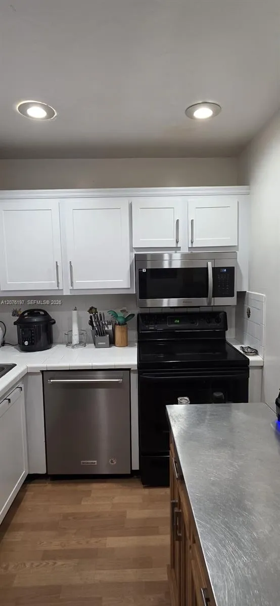 7125 Bonita Dr #402 Miami Beach, FL 33141