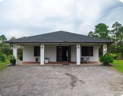320 Palomino St.