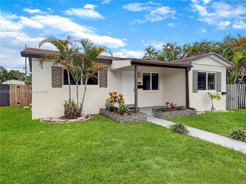 2728 Dewey St Hollywood, FL 33020