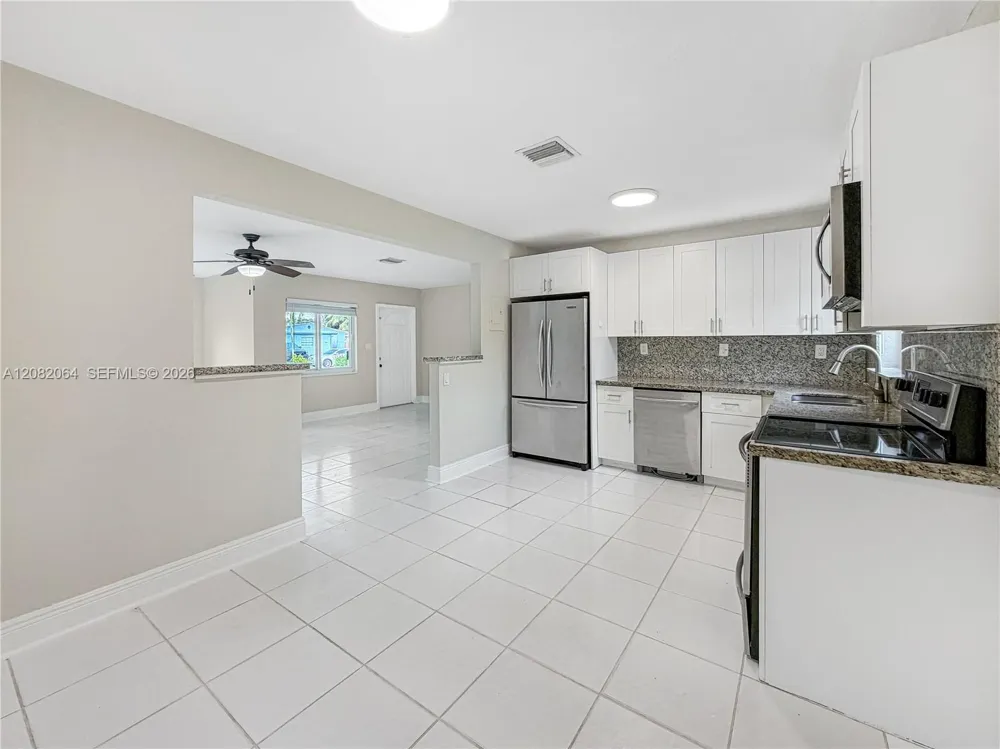 2728 Dewey St Hollywood, FL 33020