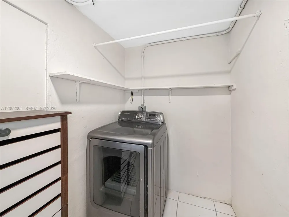 2728 Dewey St Hollywood, FL 33020