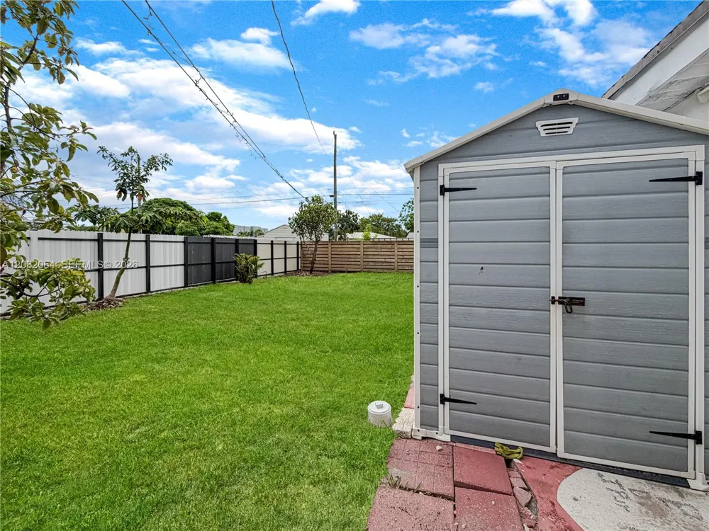 2728 Dewey St Hollywood, FL 33020