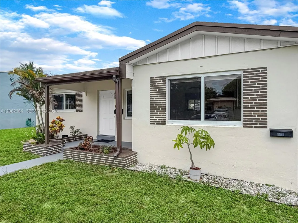 2728 Dewey St Hollywood, FL 33020