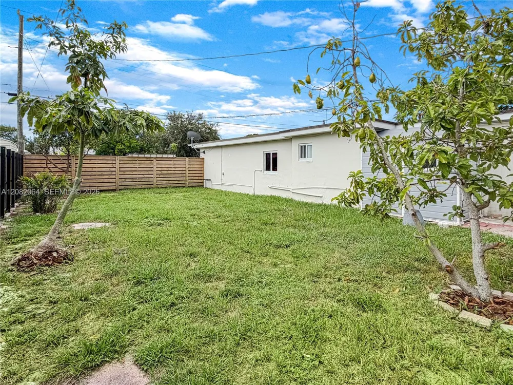 2728 Dewey St Hollywood, FL 33020
