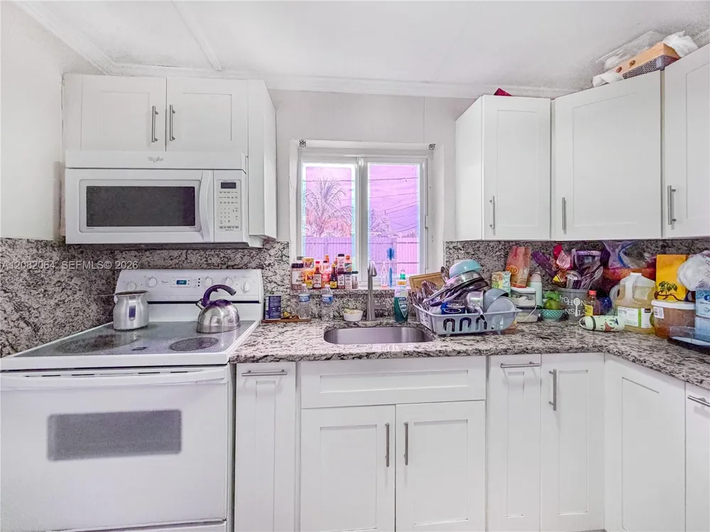 2728 Dewey St Hollywood, FL 33020