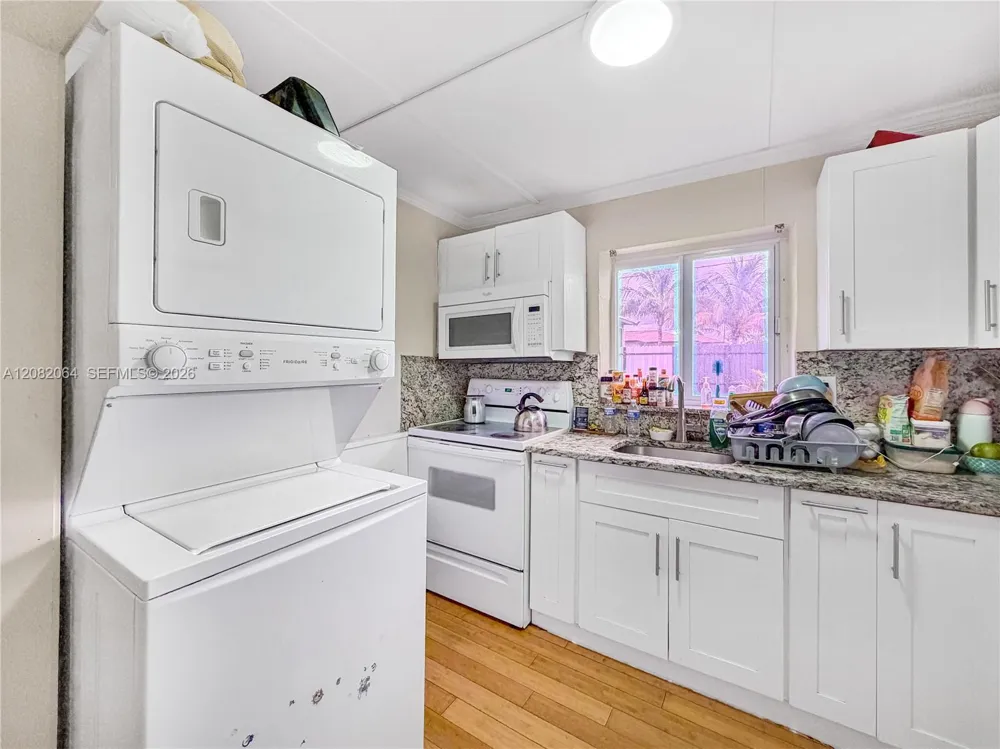 2728 Dewey St Hollywood, FL 33020