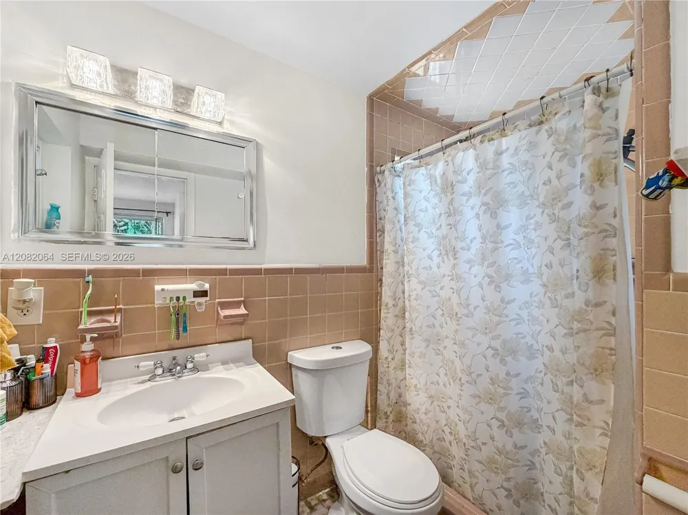 2728 Dewey St Hollywood, FL 33020