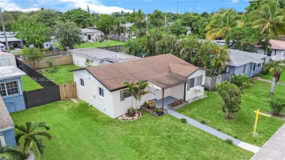 2728 Dewey St Hollywood, FL 33020