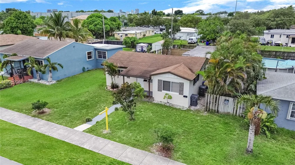 2728 Dewey St Hollywood, FL 33020
