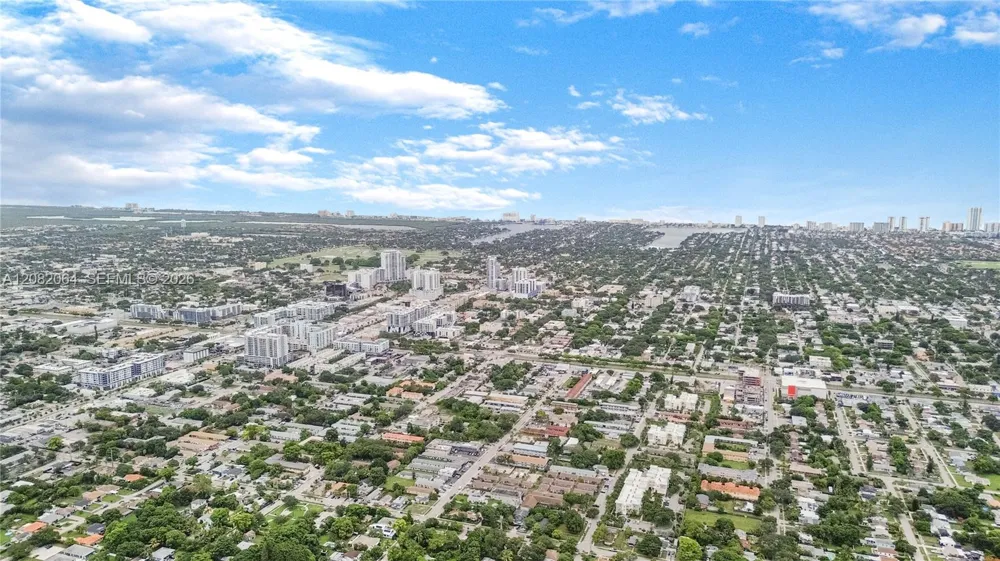 2728 Dewey St Hollywood, FL 33020