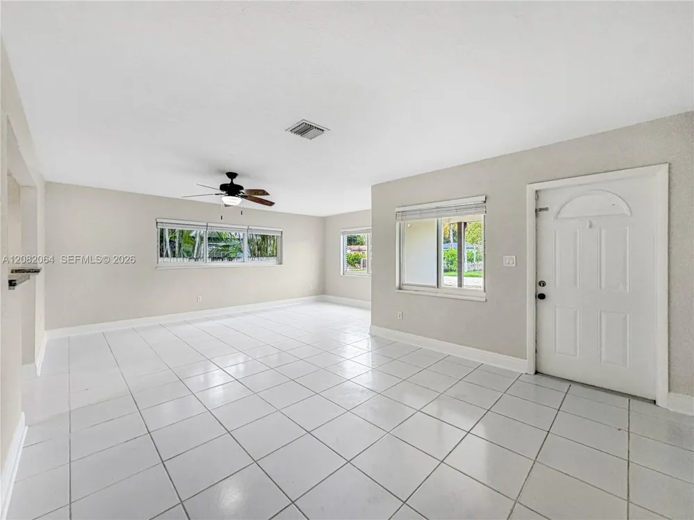 2728 Dewey St Hollywood, FL 33020