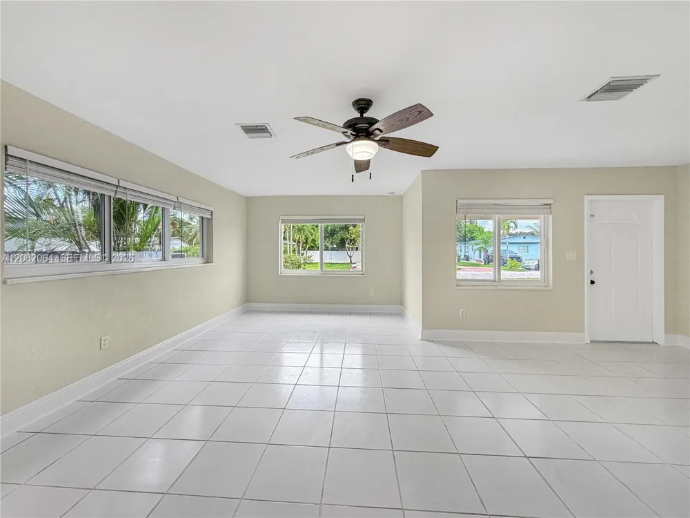 2728 Dewey St Hollywood, FL 33020