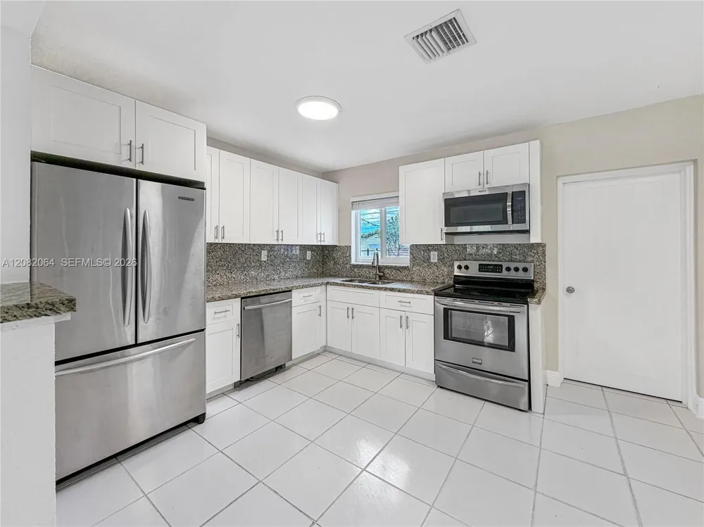 2728 Dewey St Hollywood, FL 33020