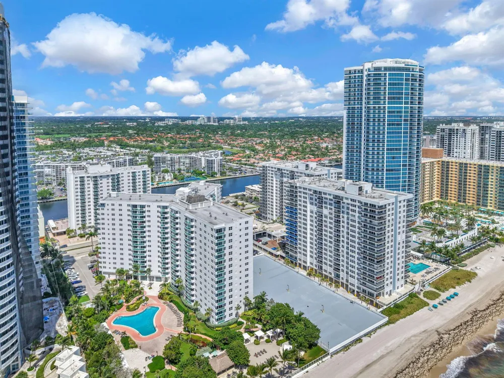 3001 S OCEAN DRIVE #403 Hollywood, FL 33019