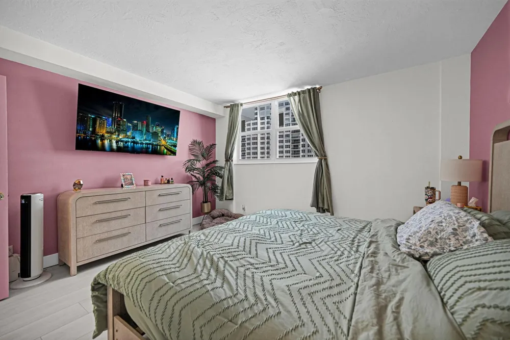 3001 S OCEAN DRIVE #403 Hollywood, FL 33019