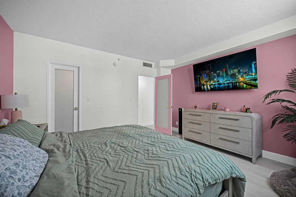 3001 S OCEAN DRIVE #403 Hollywood, FL 33019