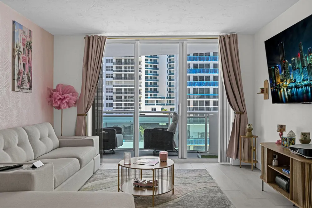 3001 S OCEAN DRIVE #403 Hollywood, FL 33019