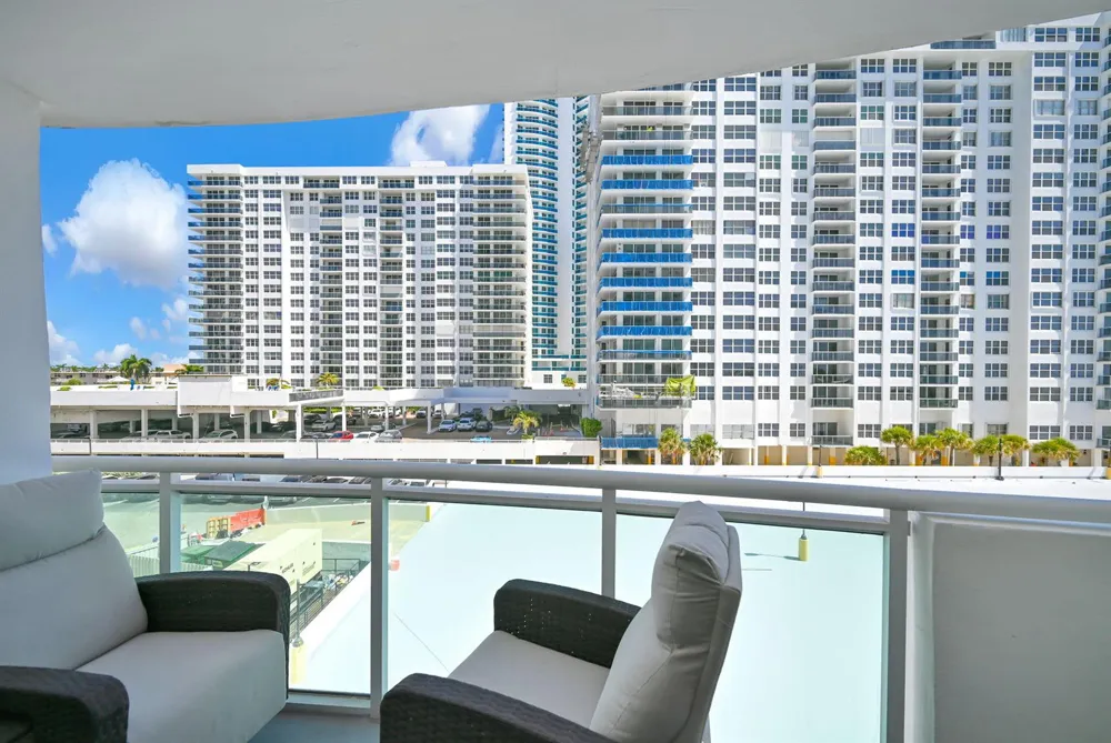 3001 S OCEAN DRIVE #403 Hollywood, FL 33019