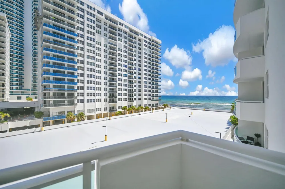 3001 S OCEAN DRIVE #403 Hollywood, FL 33019