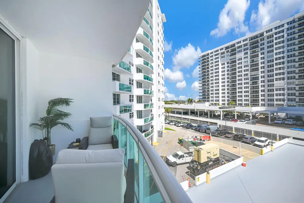 3001 S OCEAN DRIVE #403 Hollywood, FL 33019