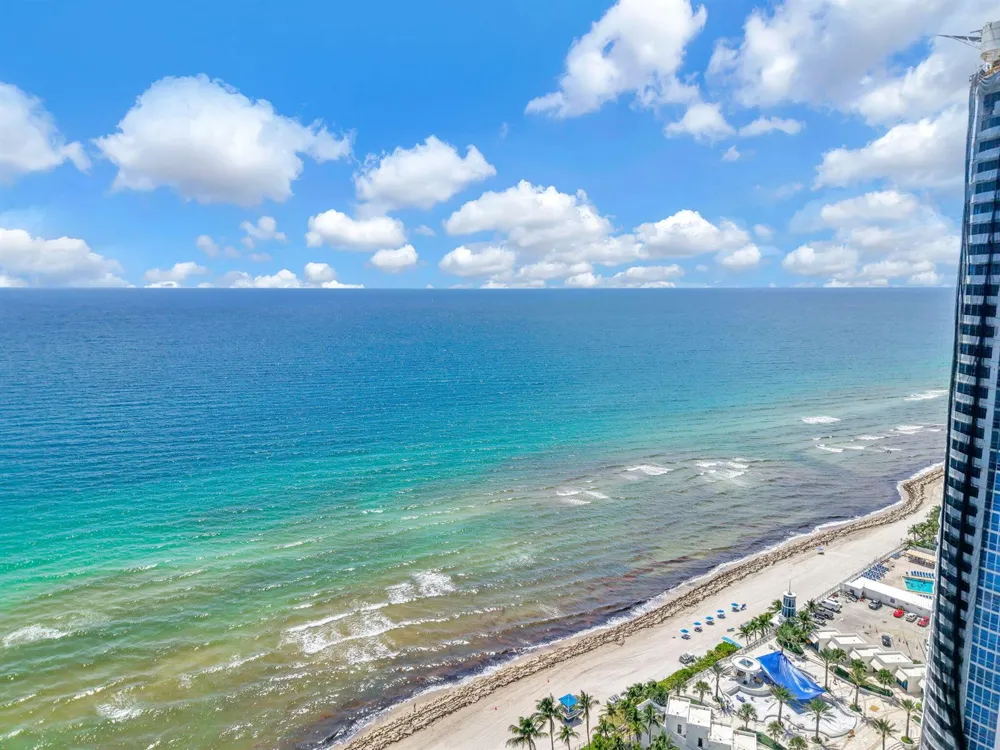 3001 S OCEAN DRIVE #403 Hollywood, FL 33019