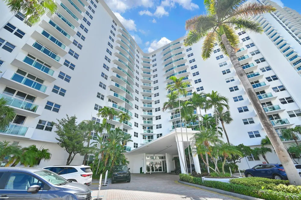 3001 S OCEAN DRIVE #403 Hollywood, FL 33019