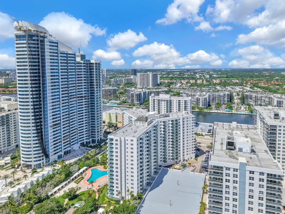 3001 S OCEAN DRIVE #403 Hollywood, FL 33019