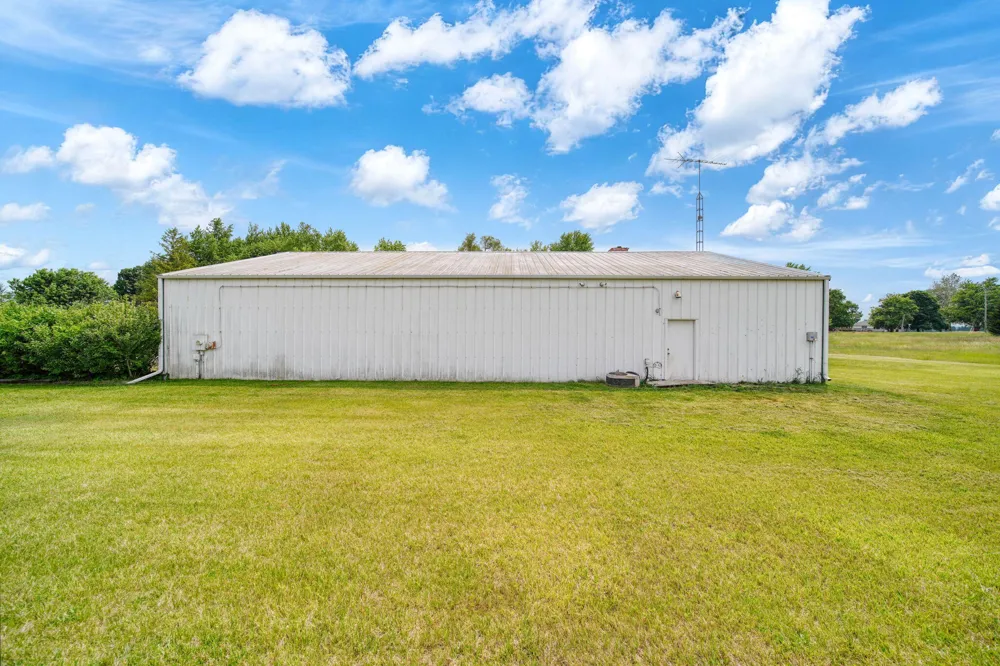 5550 E Carleton Road Palmyra, MI 49268