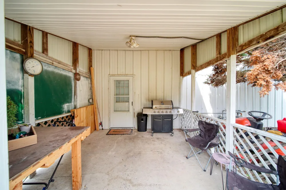 5550 E Carleton Road Palmyra, MI 49268