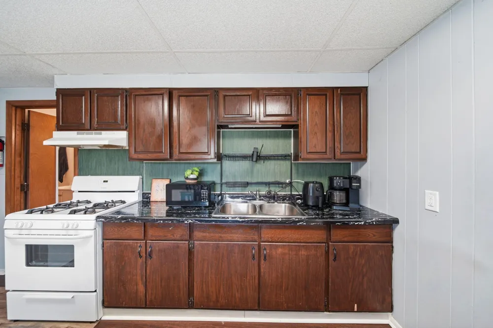 5550 E Carleton Road Palmyra, MI 49268