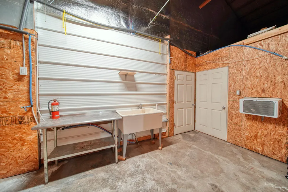 5550 E Carleton Road Palmyra, MI 49268