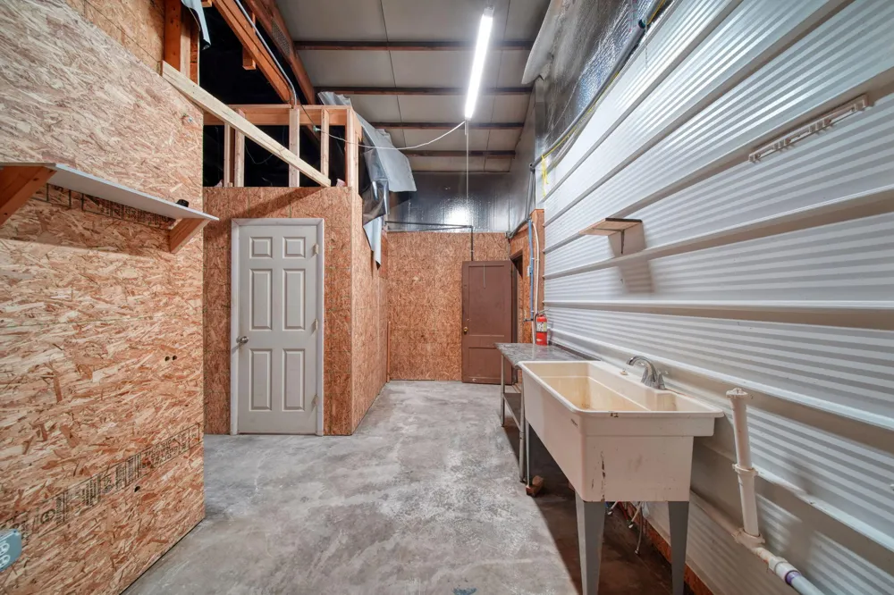 5550 E Carleton Road Palmyra, MI 49268