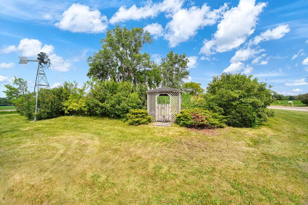 5550 E Carleton Road Palmyra, MI 49268