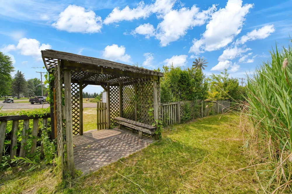 5550 E Carleton Road Palmyra, MI 49268
