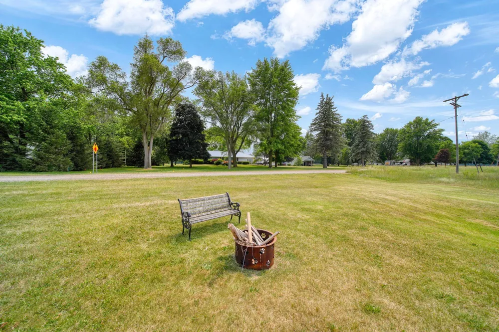 5550 E Carleton Road Palmyra, MI 49268
