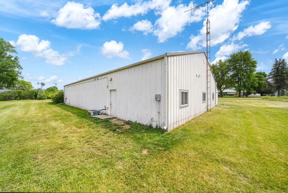 5550 E Carleton Road Palmyra, MI 49268