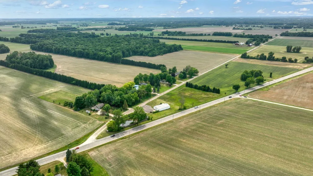 5550 E Carleton Road Palmyra, MI 49268