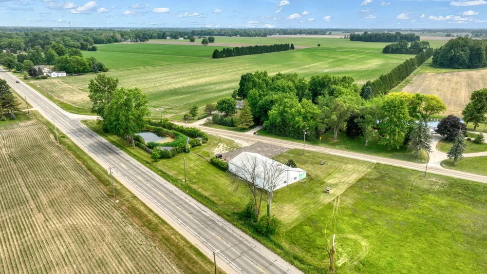 5550 E Carleton Road Palmyra, MI 49268