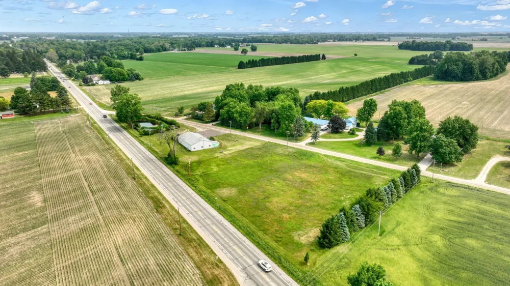 5550 E Carleton Road Palmyra, MI 49268